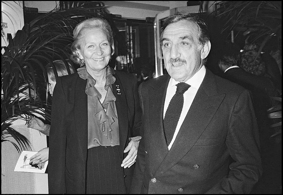 Lino Ventura et sa femme Odette à la répétition générale de "Marguerite et les autres". | Photo : Getty Images