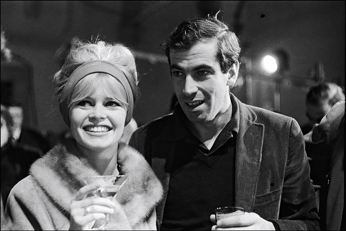 Brigitte Bardot avec Roger Vadim en 1962 sur le plateau du film "Le Repos du Guerrier" en Italie. l Photo : Getty Images