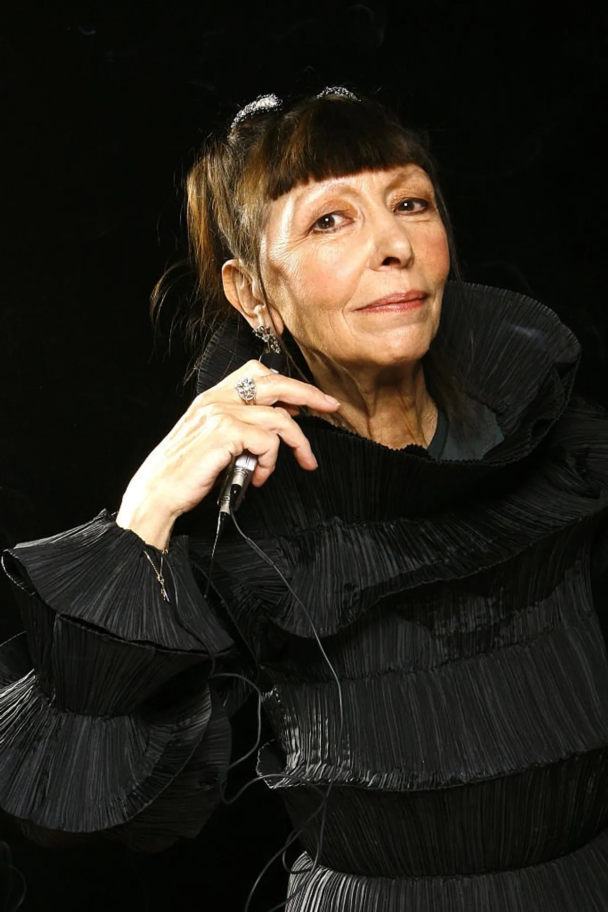 La chanteuse française Brigitte Fontaine sur le tournage de l'émission "Esprit libre". | Photo : Getty Images