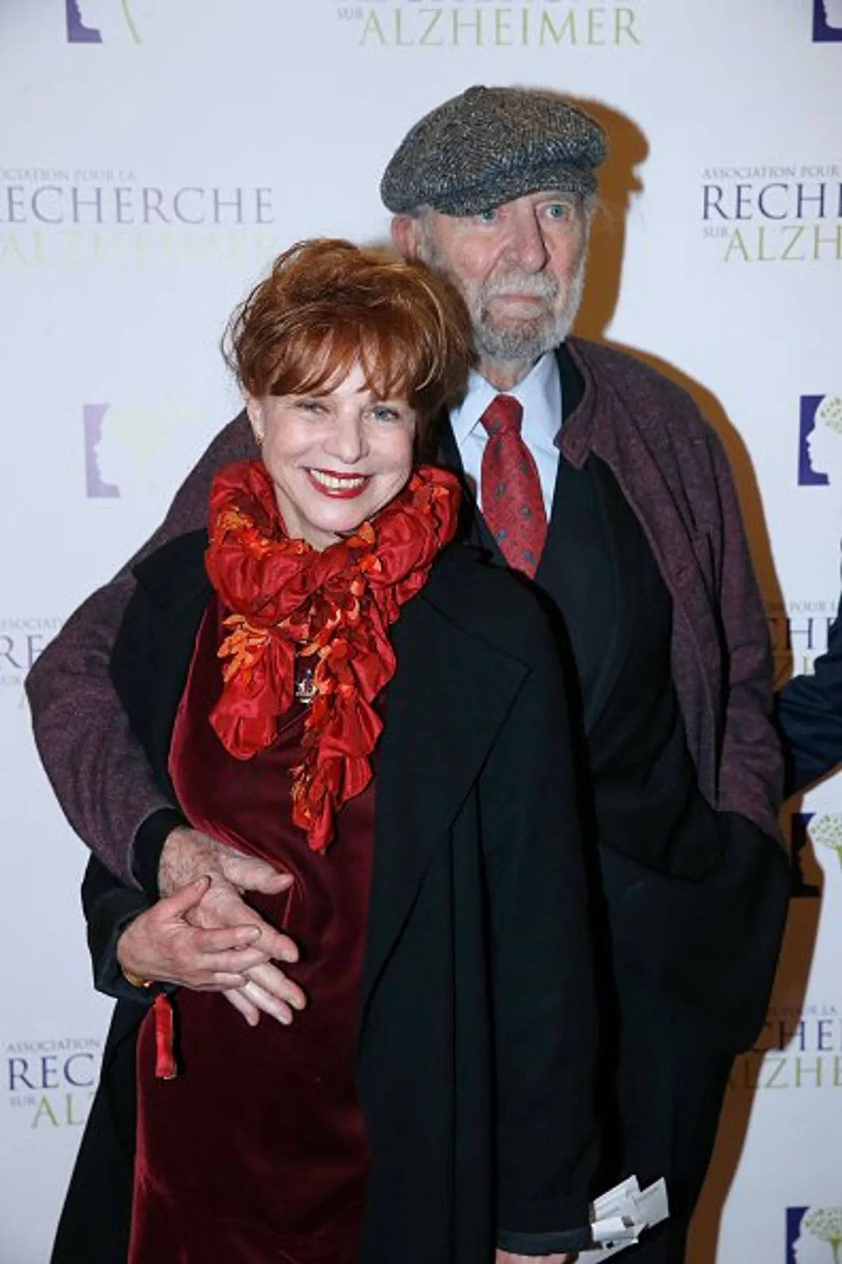 Jean-Pierre Marielle et son épouse Agathe Natanson assistent au Gala de charité contre la maladie d'Alzheimer à la Salle Pleyel le 30 janvier 2017 à Paris, France. | Photo : Getty Images