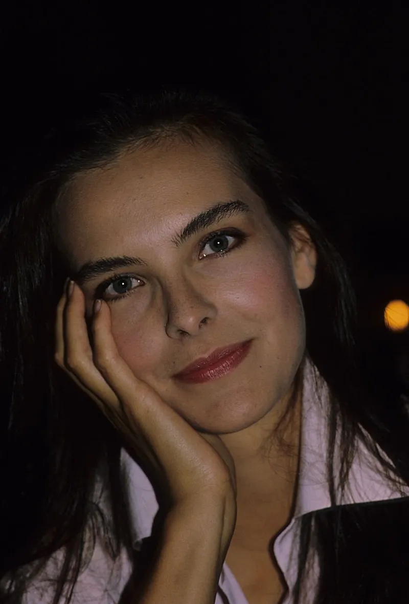 Carole Bouquet à Trouville en France le 10 août 1985. | Photo : Getty Images