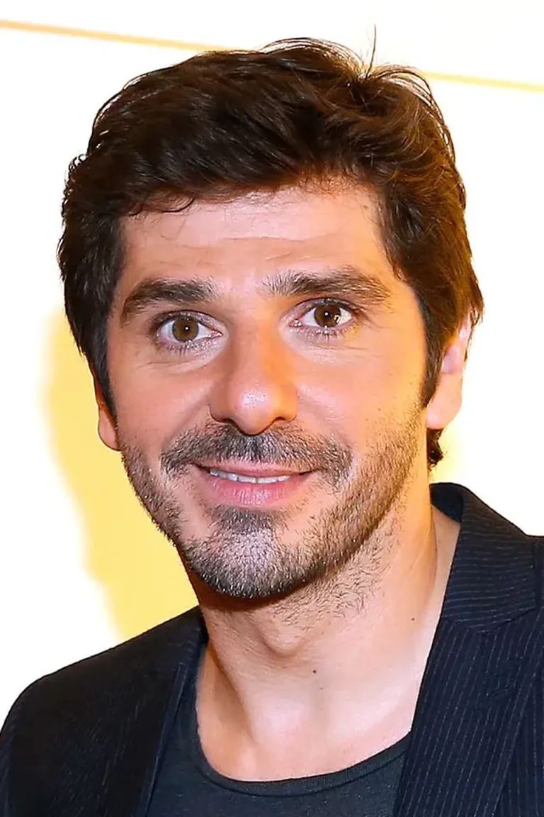 Patrick Fiori présente son album "Choisir" et fête ses vingt ans de carrière à l'émission "Vivement Dimanche". | Photo : Getty Images