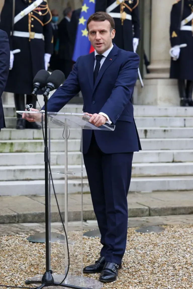 Emmanuel Macron made a statement during a press conference at the Élysée presidential palace on June 8, 2017 in Paris.  |  Photo: Getty Images