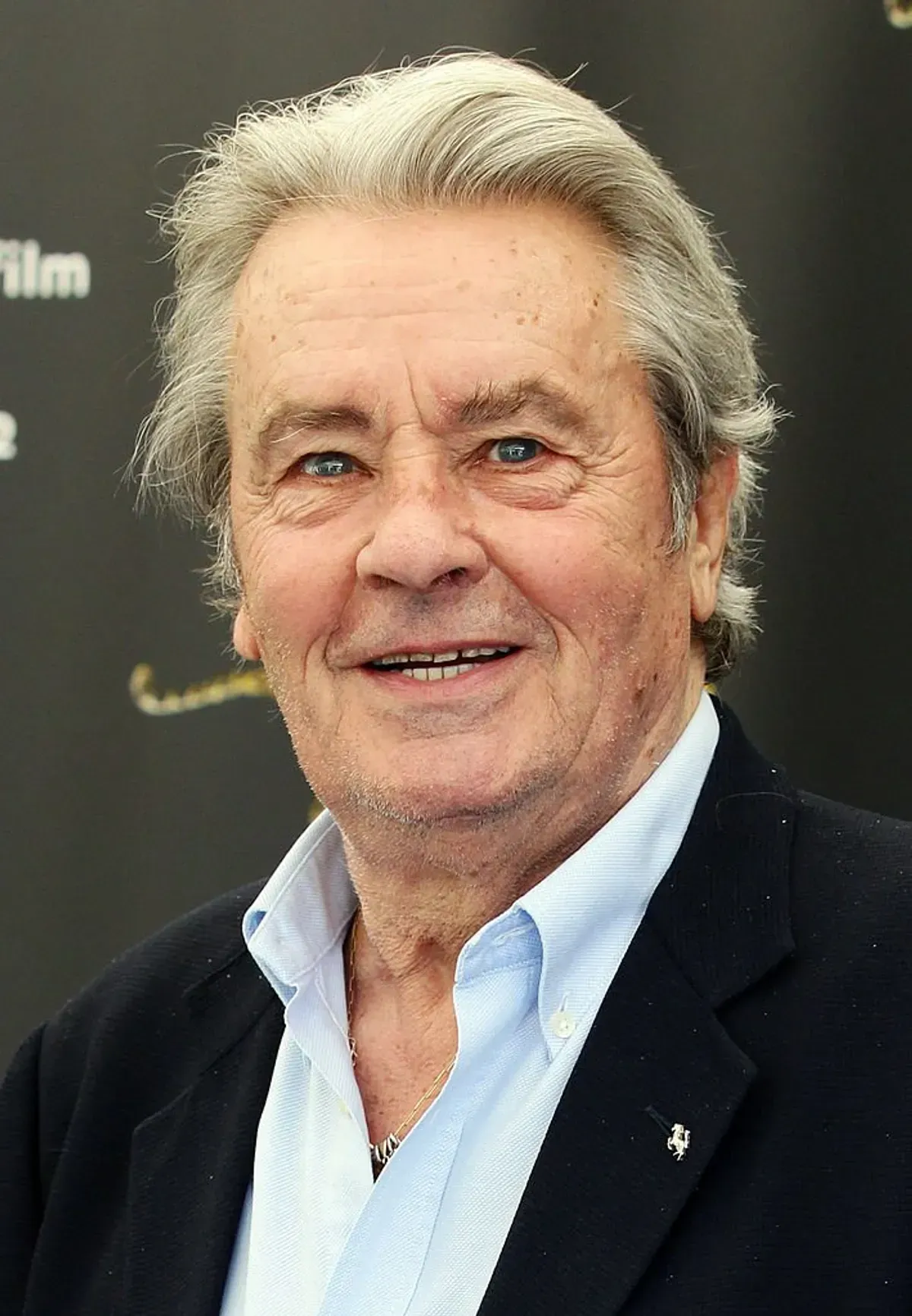 Porträt von Alain Delon | Quelle: Getty Images