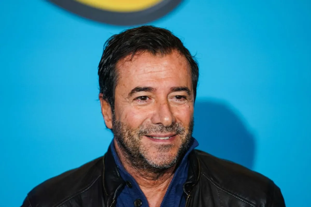 Sourire de Bernard Montiel. | Photo : Getty Images